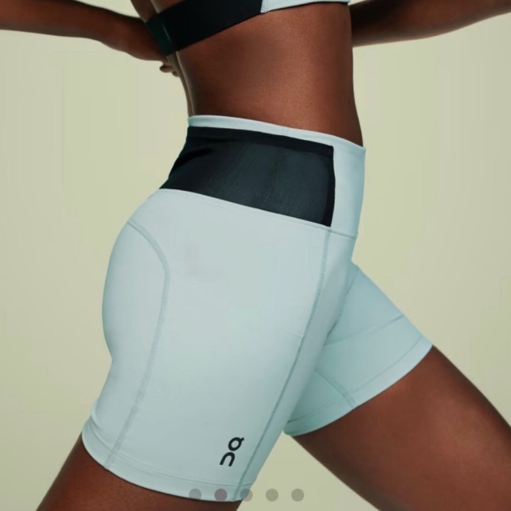 On cloud running sprinter shorts